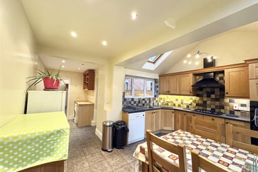 4 bed house, Chestnut Grove, West Bridgford, Nottingham, NG27JG - Image 3